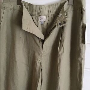 Women’s linen light green Pants.